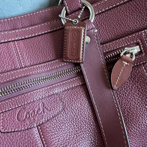 Coach Like new Large tote bag pebble leather - Picture 9 of 16